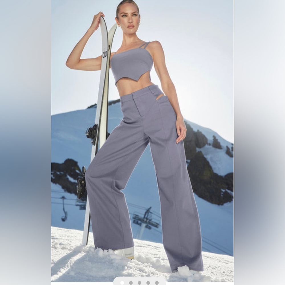 Alo yoga pants and t shirt.